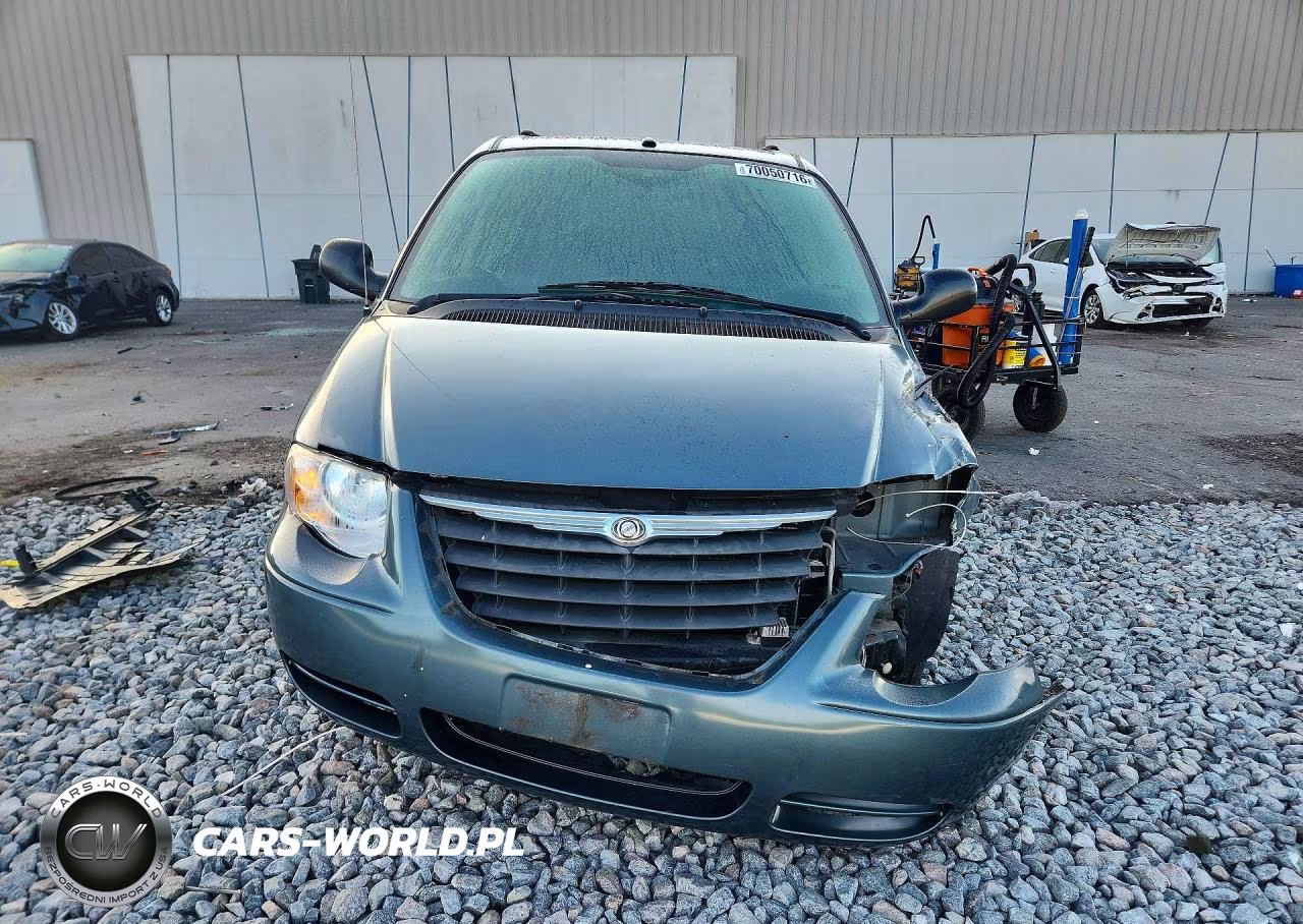 2007 Chrysler Town & Country Lx VIN:2A4GP44R87R199402 - 5