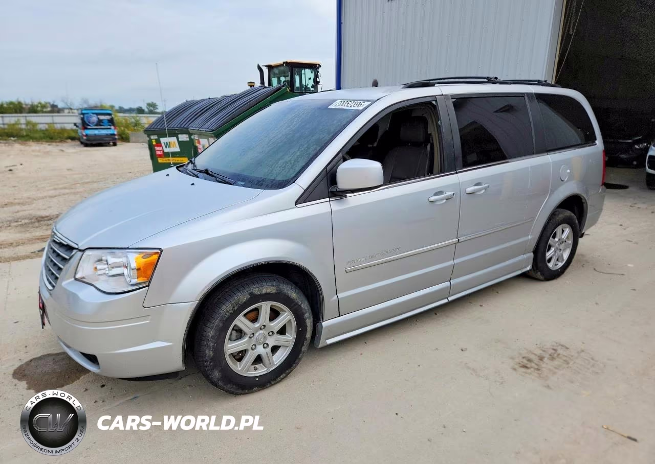 2010 Chrysler Town & Country Touring VIN:2A4RR5DX6AR501137 - 1
