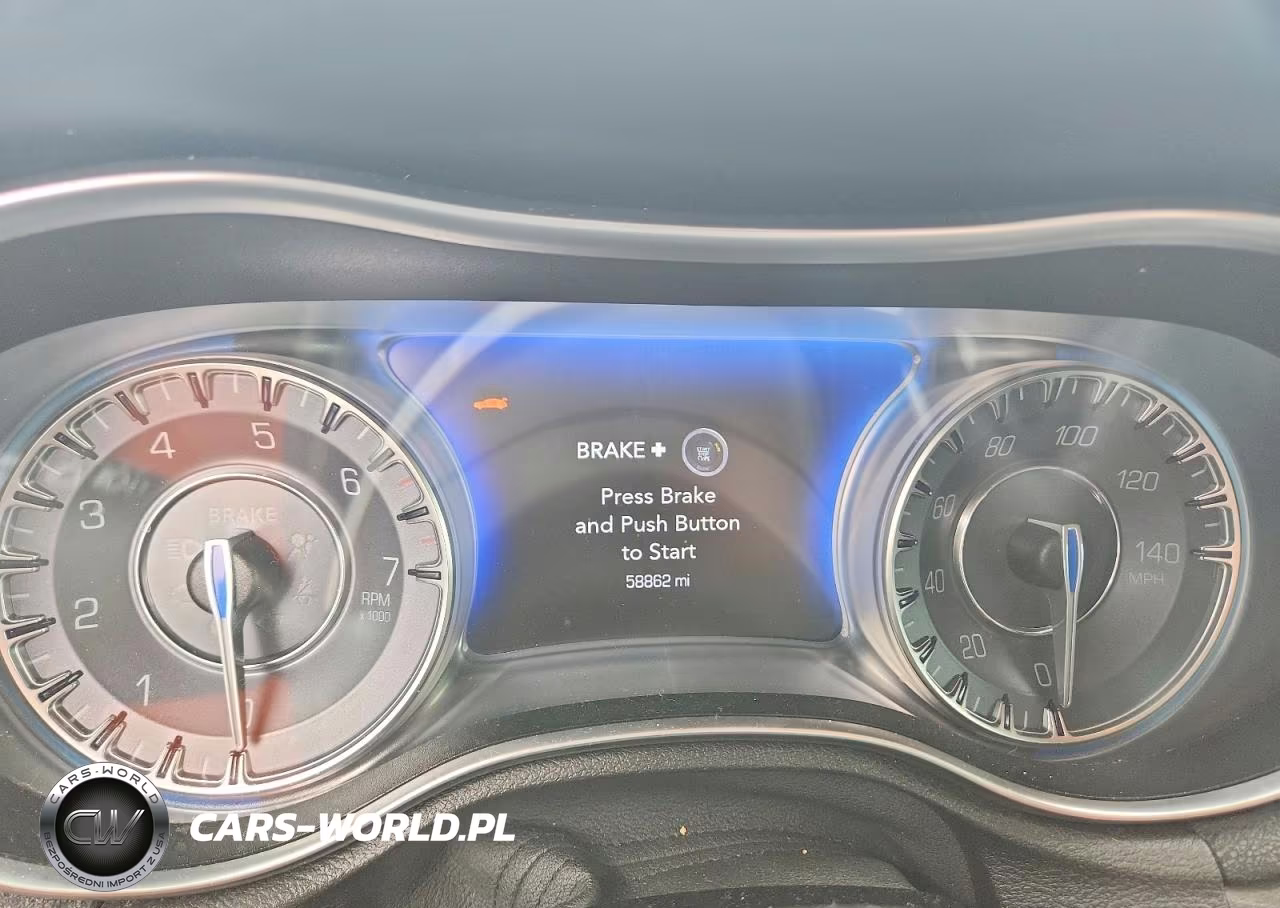 2019 Chrysler 300 Touring VIN:2C3CCAAG1KH729049 - 9