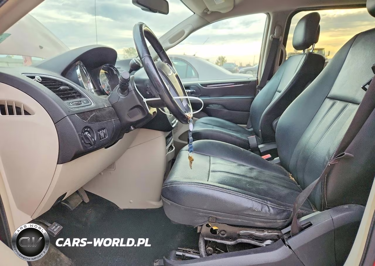 2013 Chrysler Town & Country Touring VIN:2C4RC1BG9DR777657 - 7