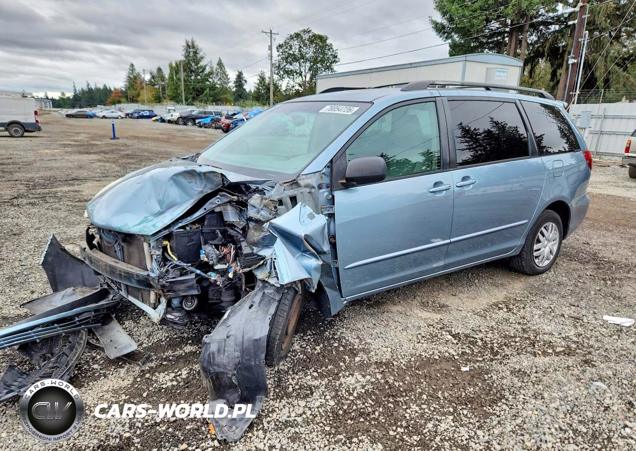 2005 Toyota Sienna Le 7 Passenger