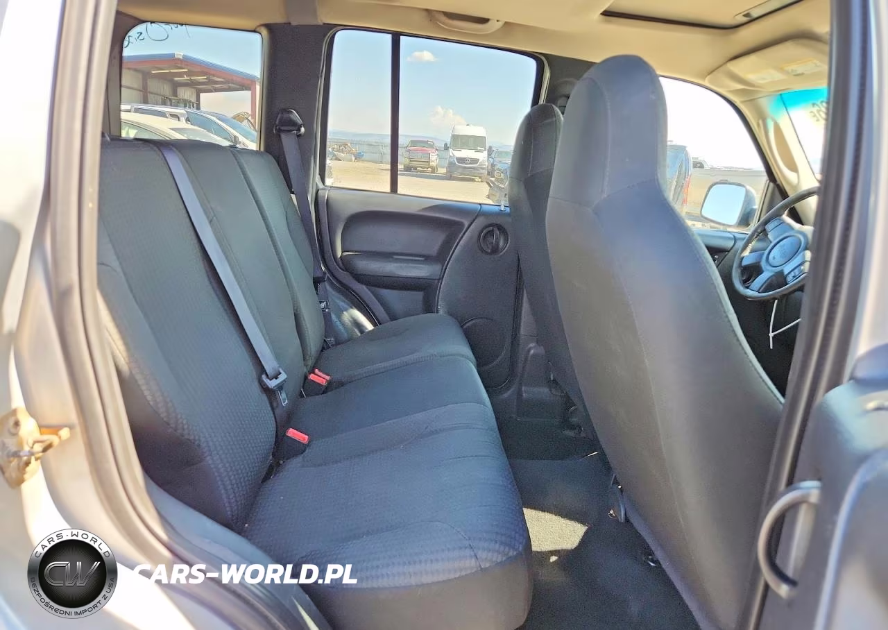 2004 Jeep Liberty Sport VIN:1J4GL48K54W276934 - 10