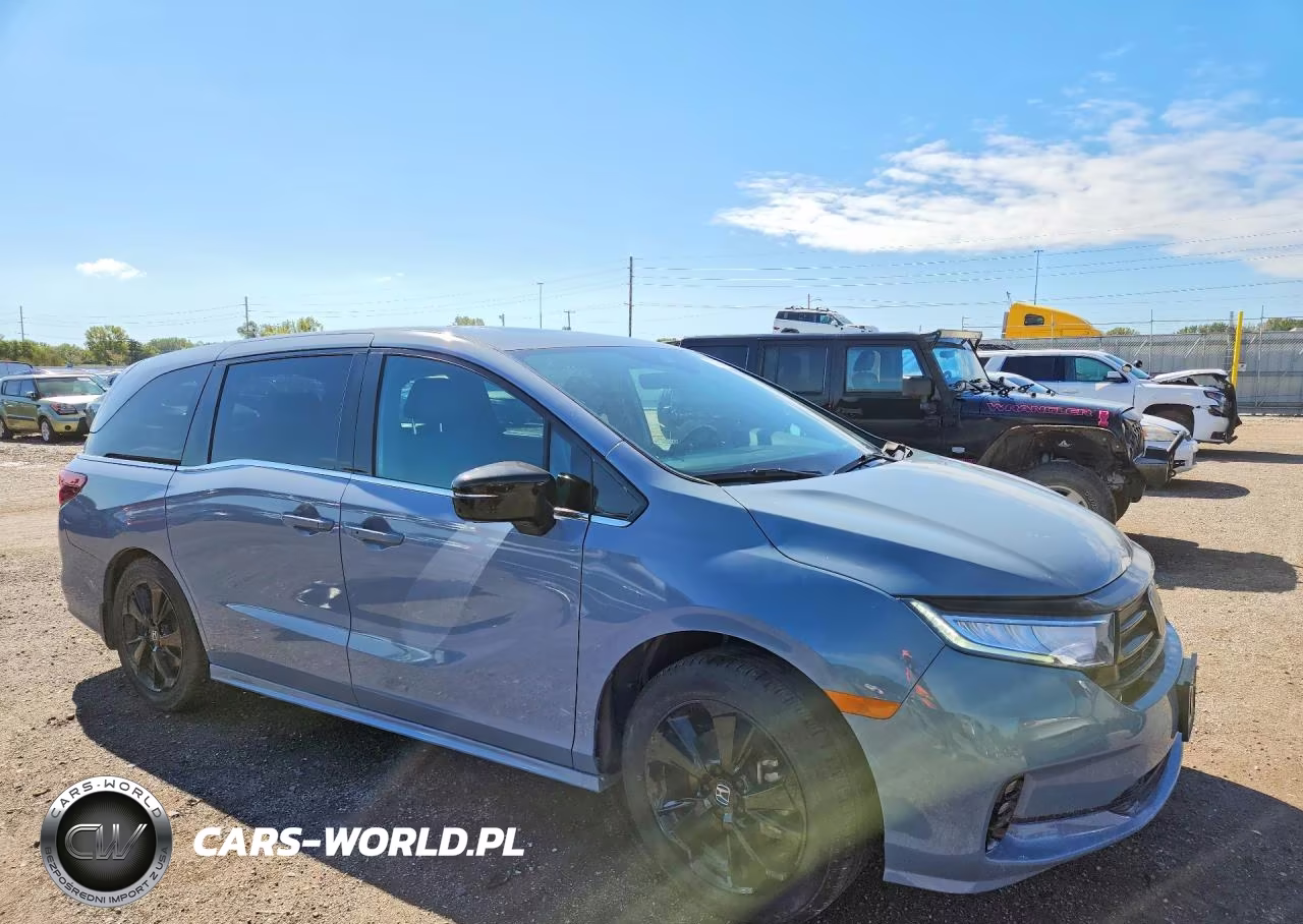 2023 Honda Odyssey Sport-L VIN:5FNRL6H75PB065814 - 4