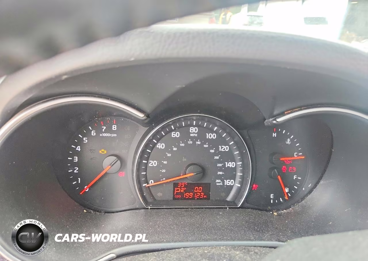 2015 Kia Sorento Lx VIN:5XYKT4A67FG577296 - 9