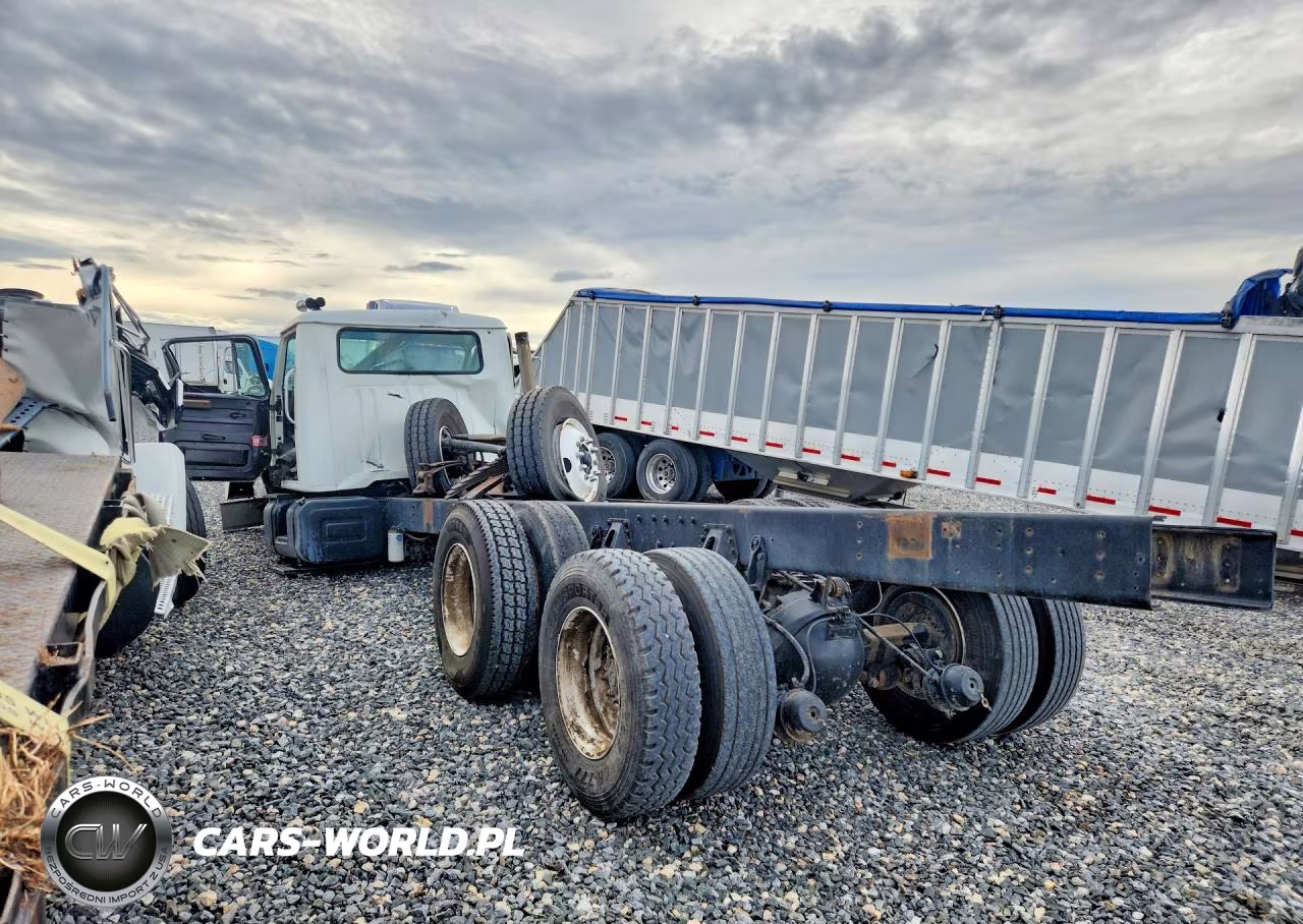 1998 International 2674 Truck Cab And Chassis VIN:1HTGLAHT4WH520547 - 2
