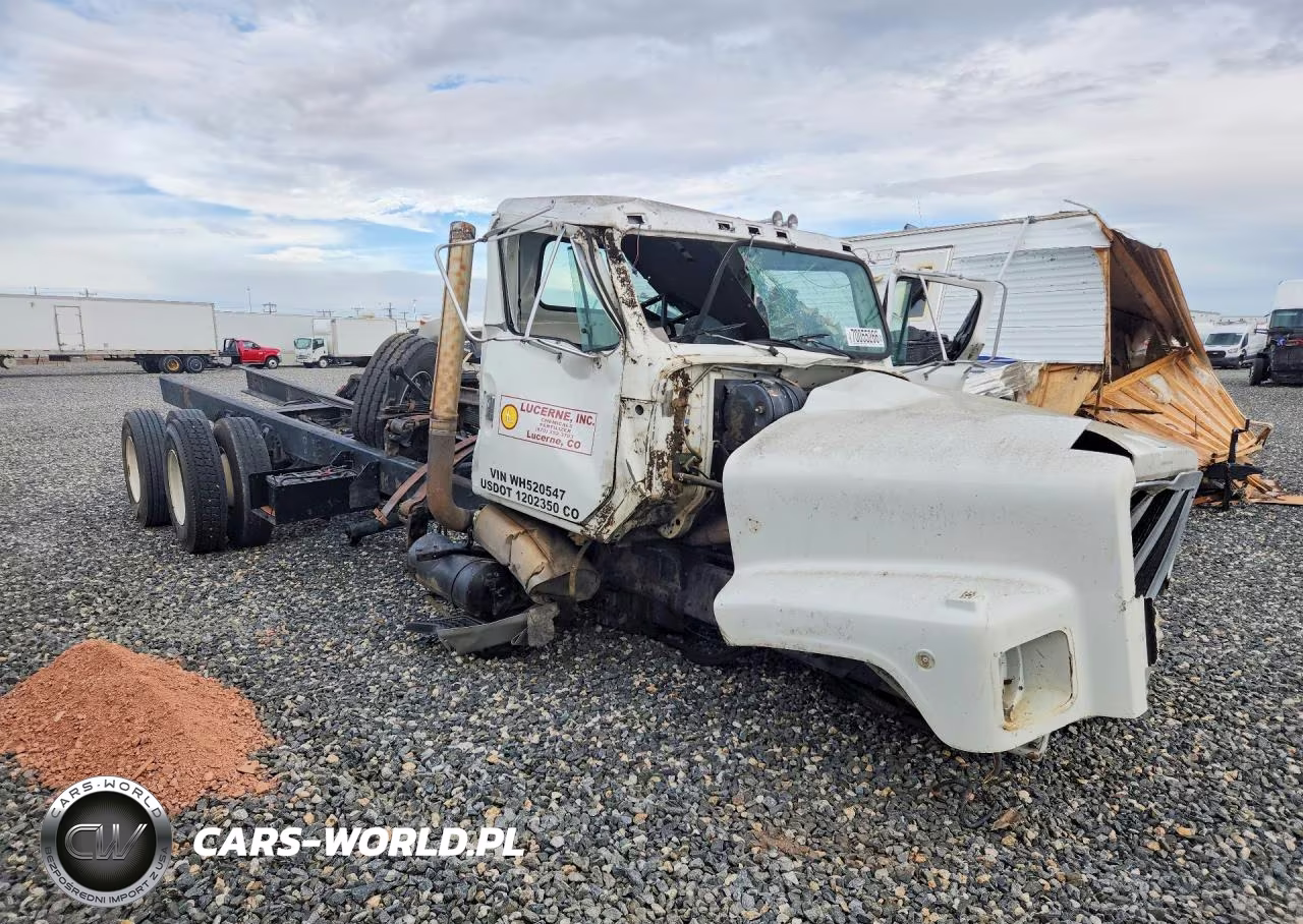 1998 International 2674 Truck Cab And Chassis VIN:1HTGLAHT4WH520547 - 4