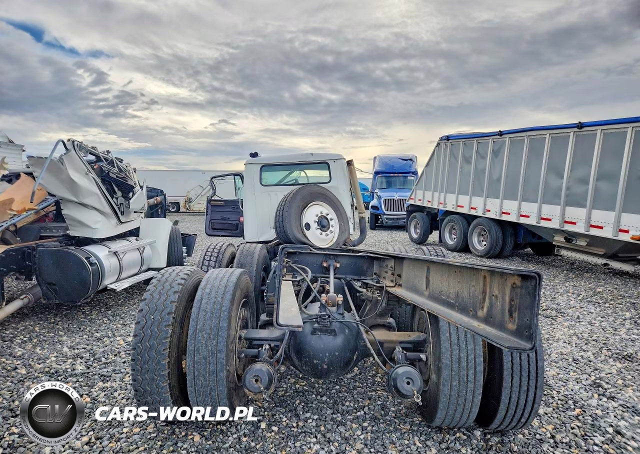 1998 International 2674 Truck Cab And Chassis VIN:1HTGLAHT4WH520547 - 6