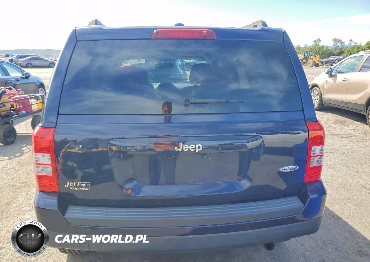 2015 Jeep Patriot Latitude VIN:1C4NJPFAXFD401035 - 6