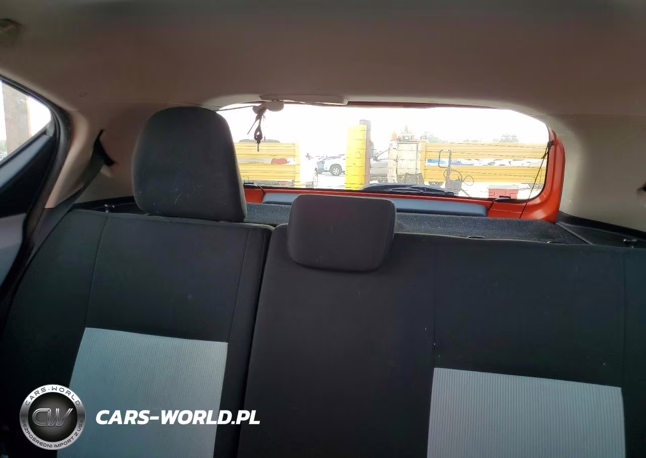 2013 Toyota Prius C Three VIN:JTDKDTB35D1048311 - 10