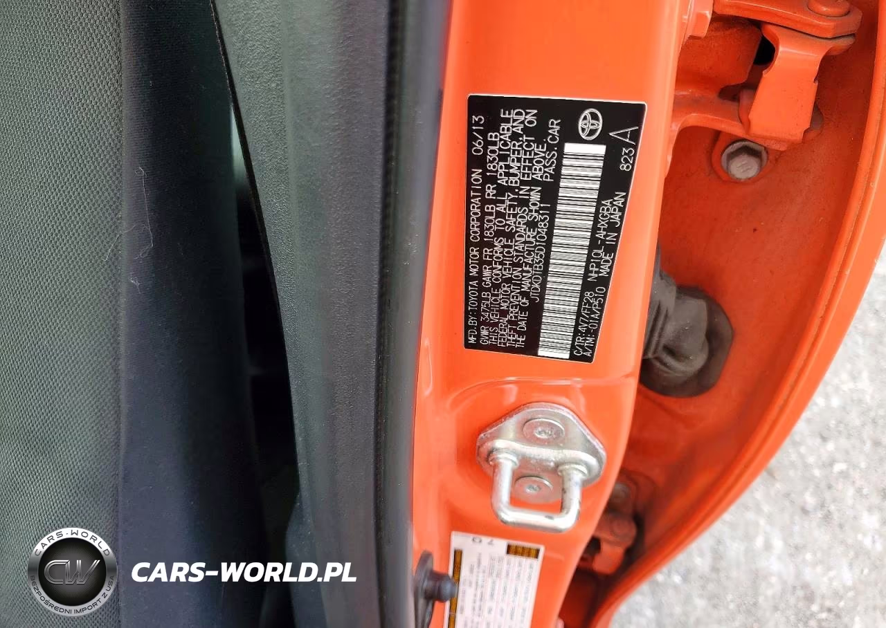 2013 Toyota Prius C Three VIN:JTDKDTB35D1048311 - 13