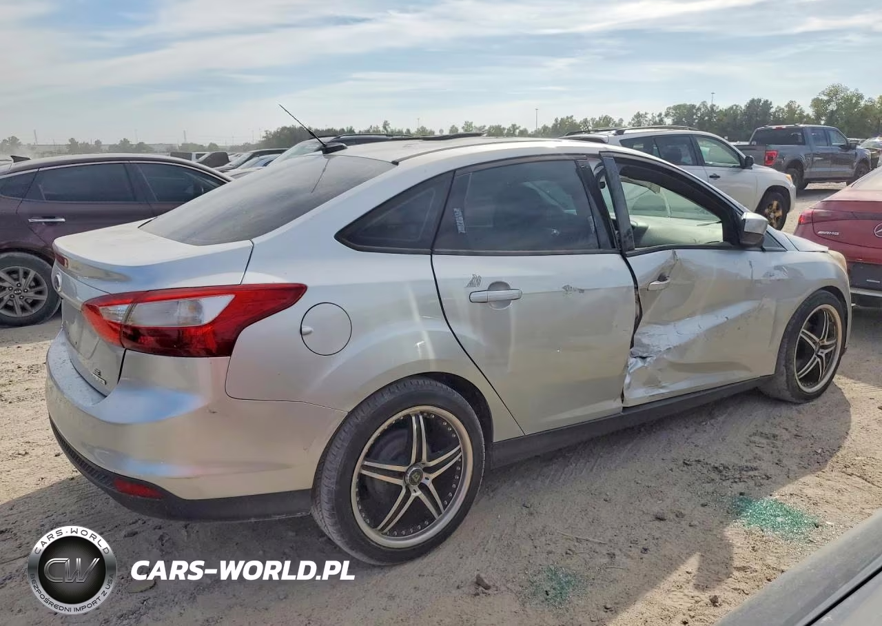 2012 Ford Focus Se VIN:1FAHP3F29CL470223 - 3