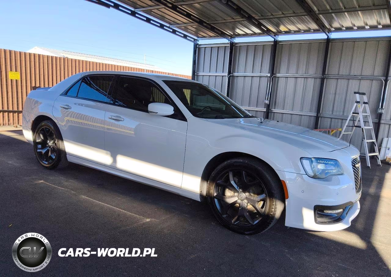 2021 Chrysler 300 S VIN:2C3CCABTXMH617316 - 4