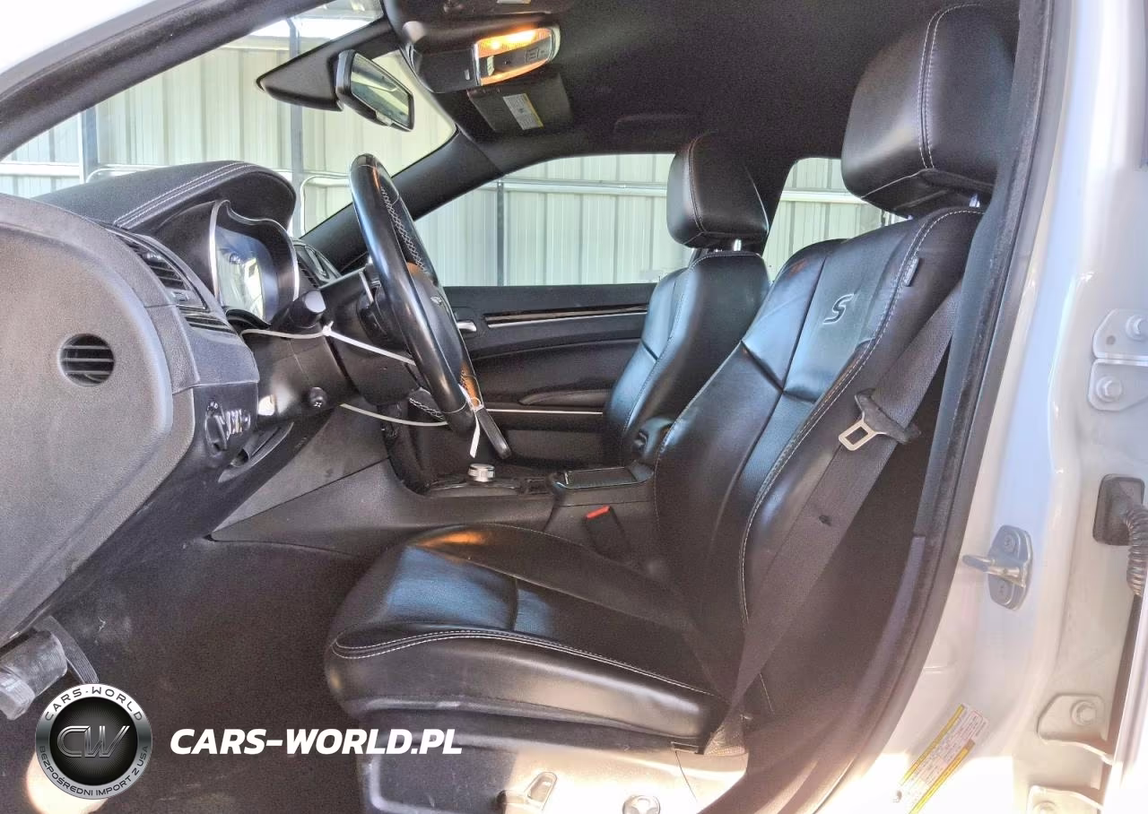 2021 Chrysler 300 S VIN:2C3CCABTXMH617316 - 7