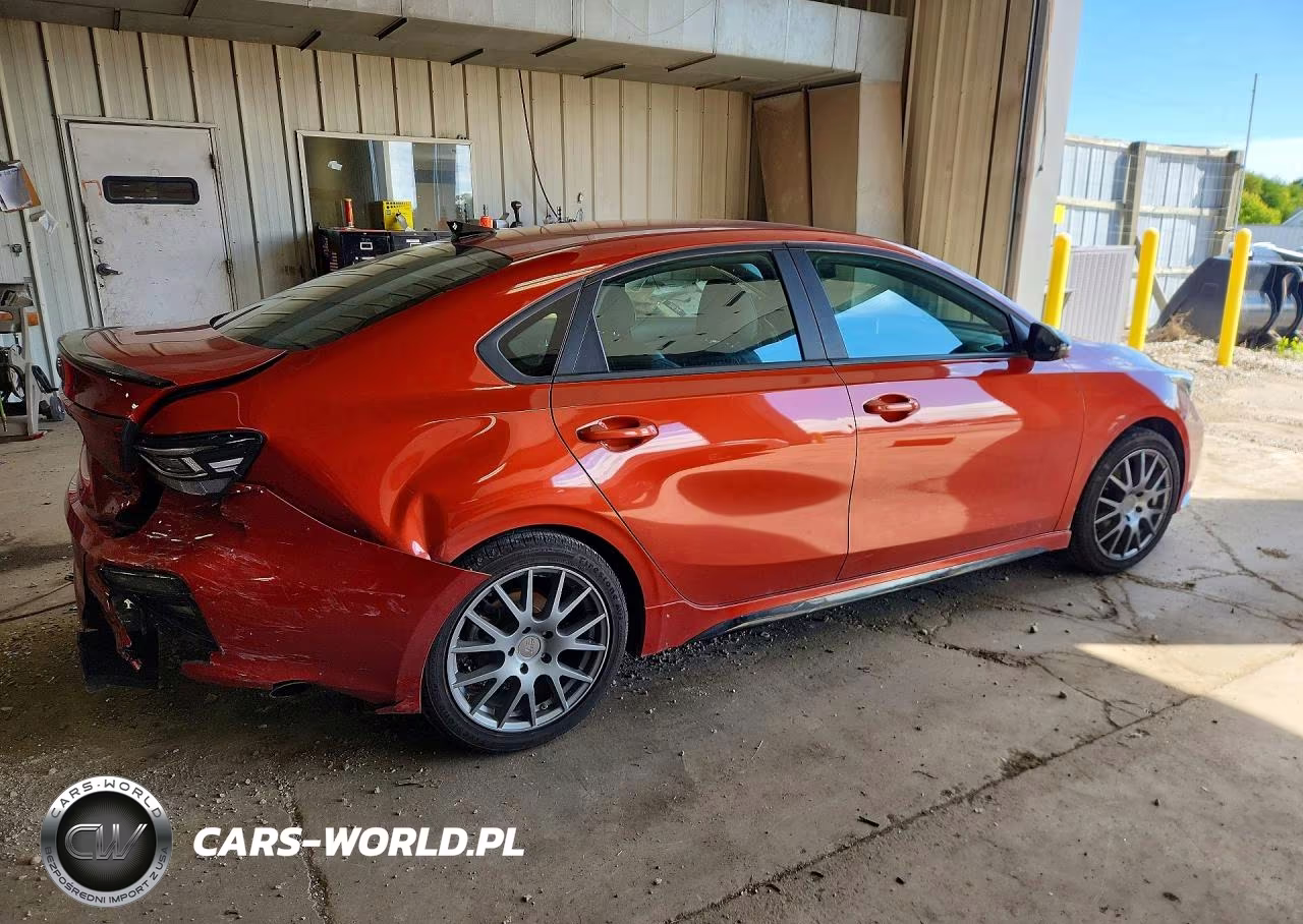 2021 Kia Forte Gt Line VIN:3KPF34AD3ME400738 - 3