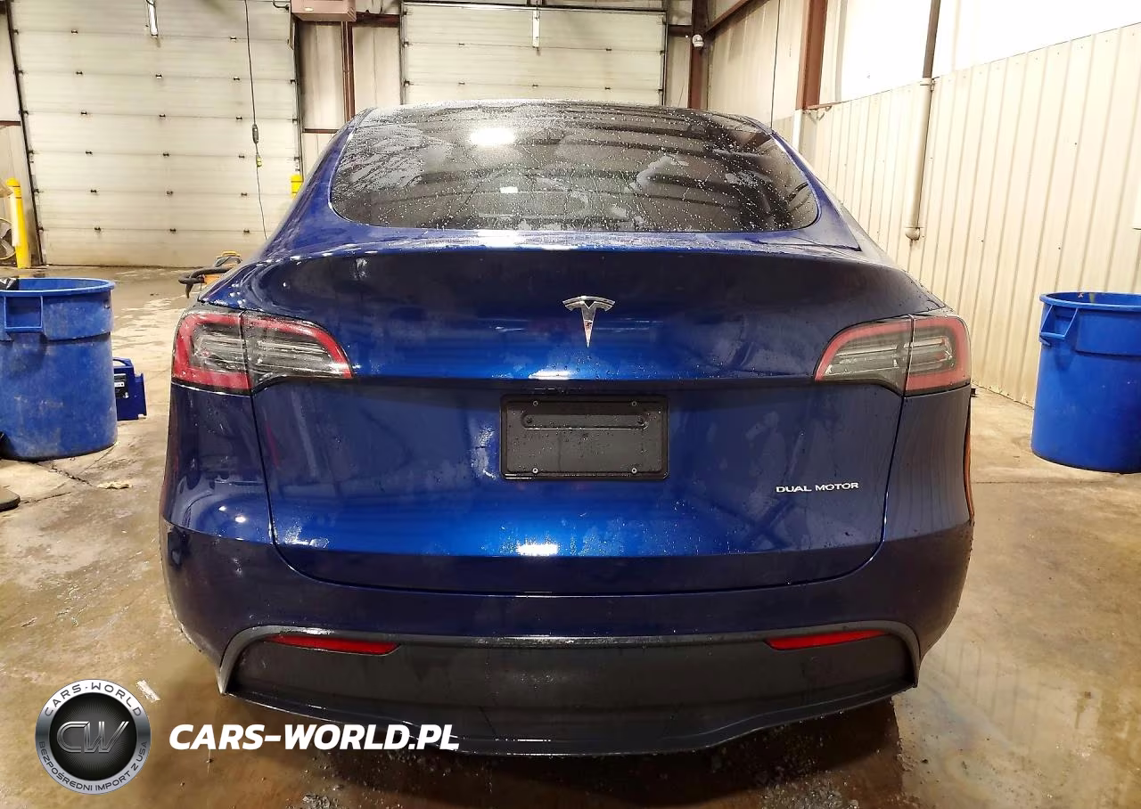 2023 Tesla Model Y VIN:7SAYGDEEXPF670986 - 6