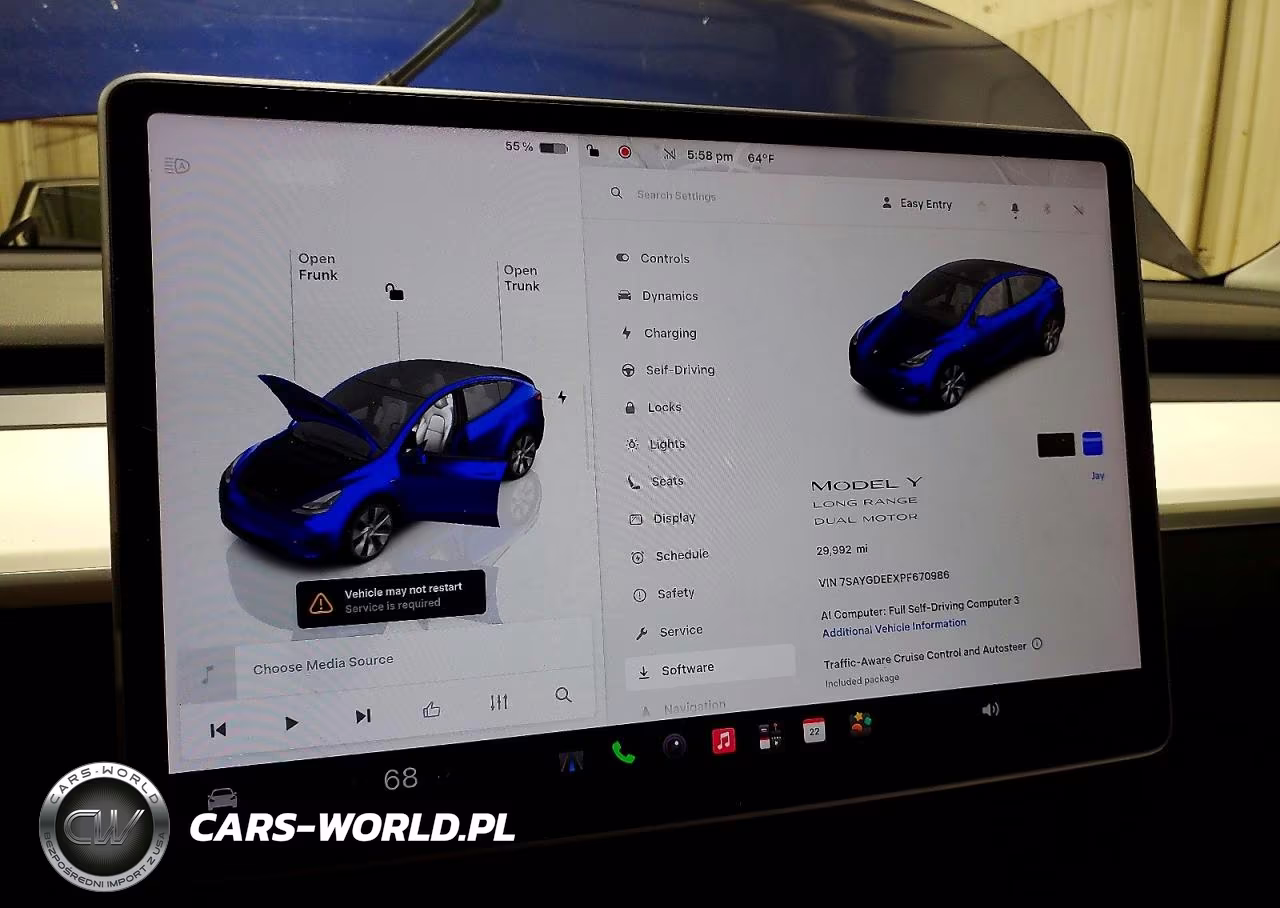 2023 Tesla Model Y VIN:7SAYGDEEXPF670986 - 9