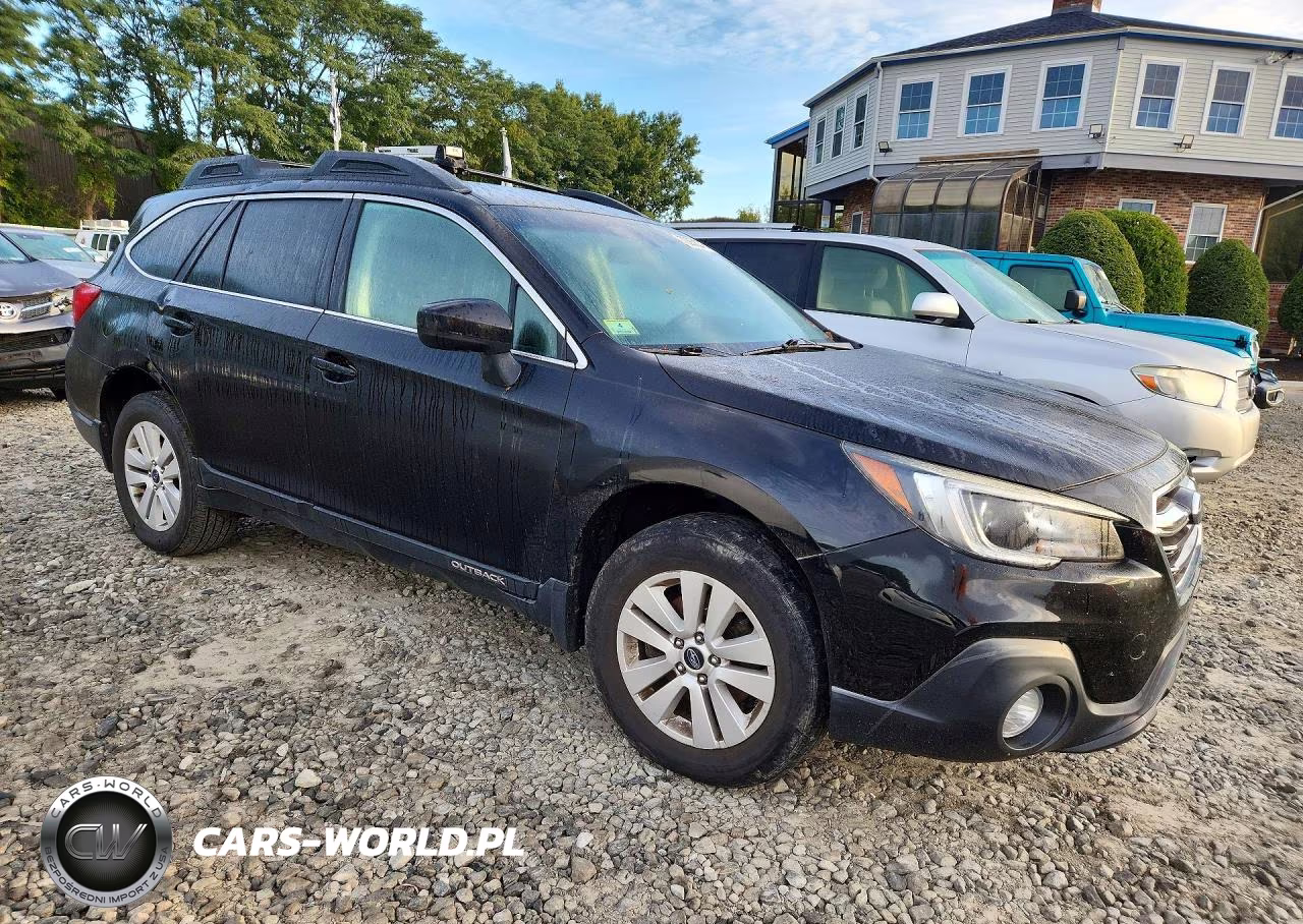 2018 Subaru Outback 2.5I Premium VIN:4S4BSACC8J3225955 - 4