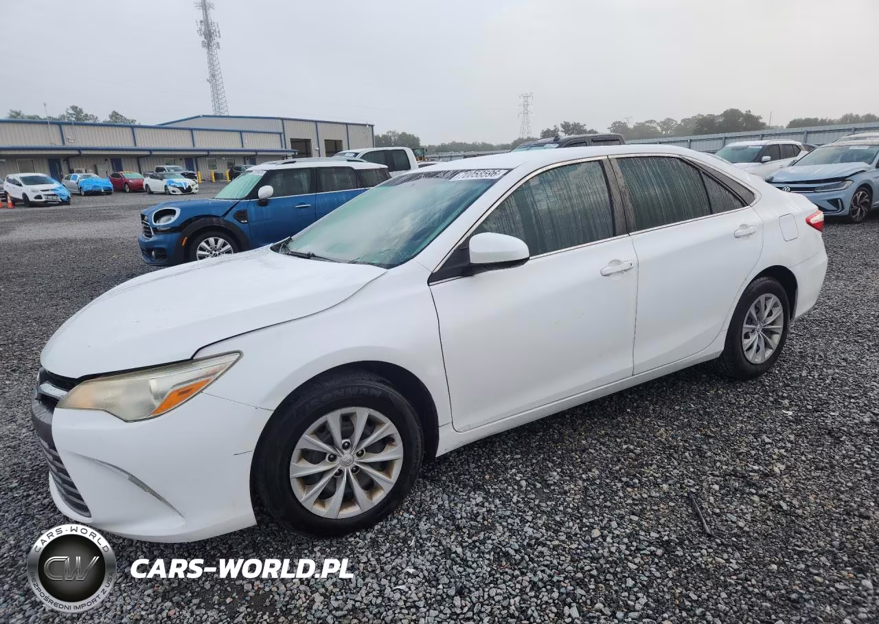 2016 Toyota Camry Le VIN:4T1BF1FK2GU178058 - 1