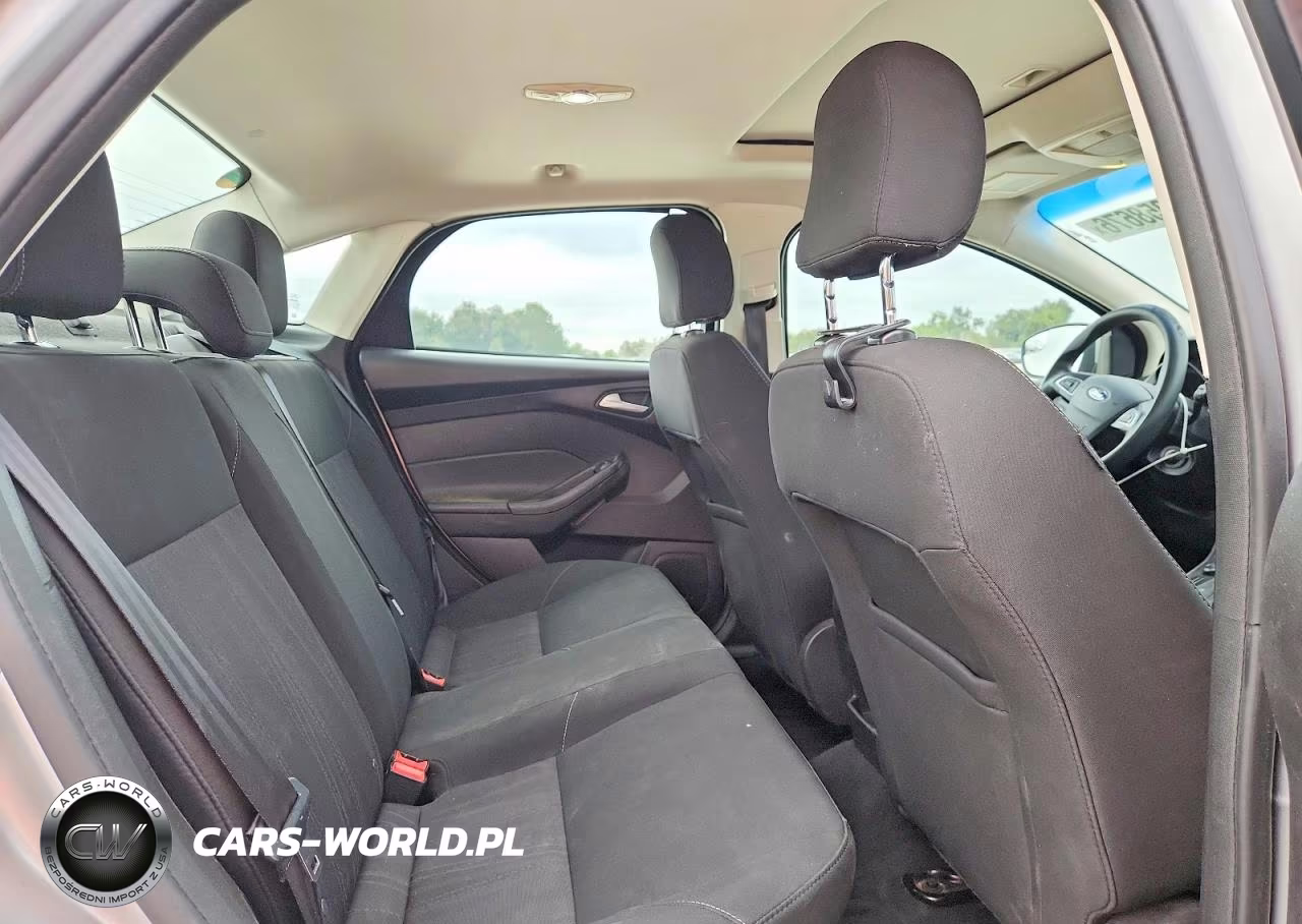 2017 Ford Focus Sel VIN:1FADP3H28HL290122 - 10