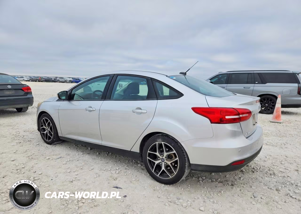 2017 Ford Focus Sel VIN:1FADP3H28HL290122 - 2