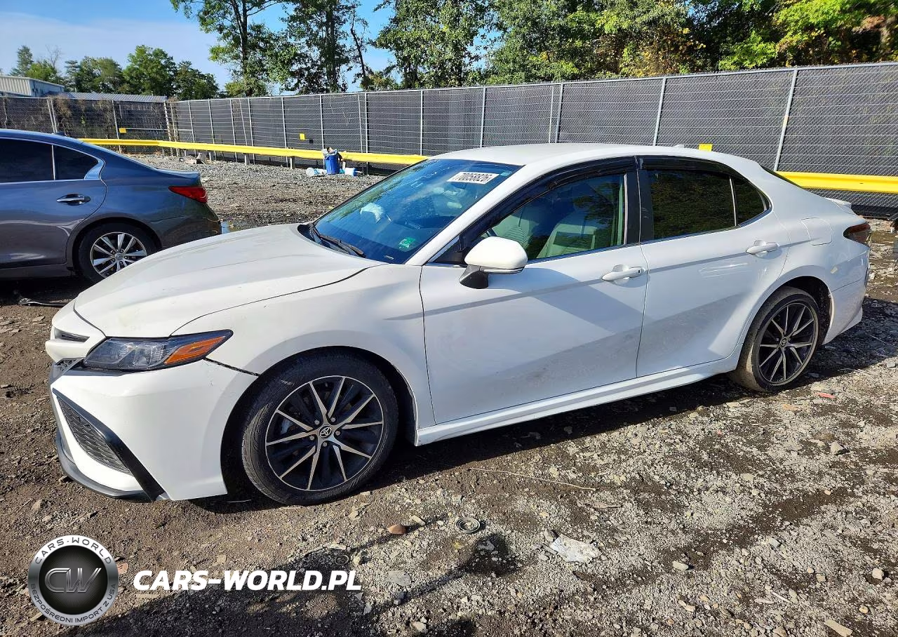 2022 Toyota Camry Se – zdjęcie 1 z 12