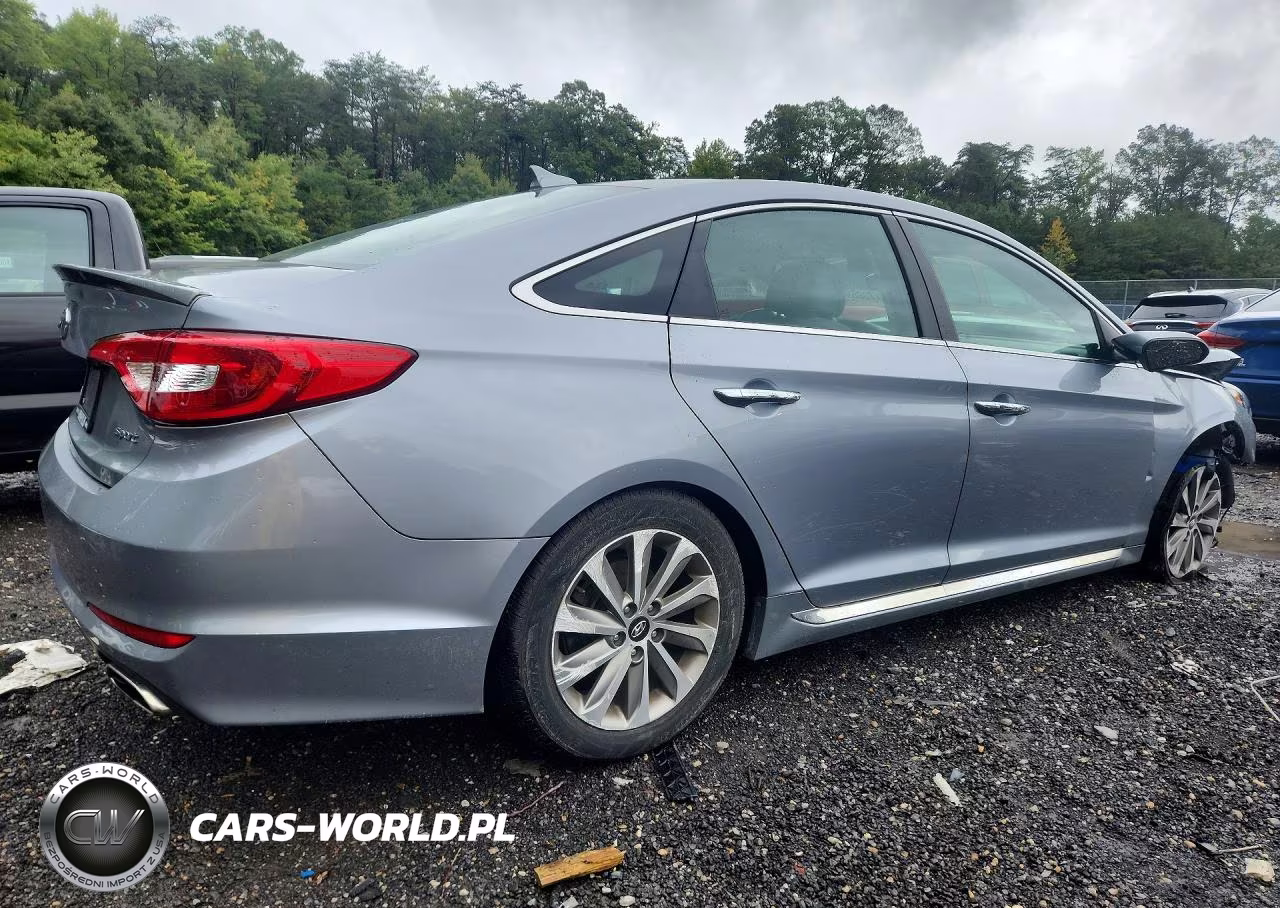 2015 Hyundai Sonata Sport VIN:5NPE34AF1FH200906 - 3