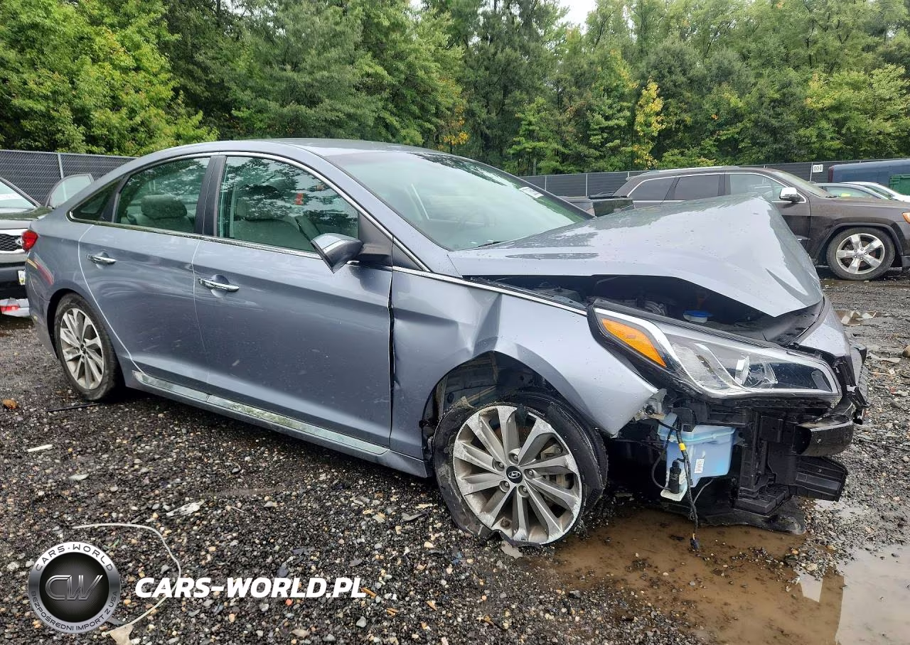 2015 Hyundai Sonata Sport VIN:5NPE34AF1FH200906 - 4