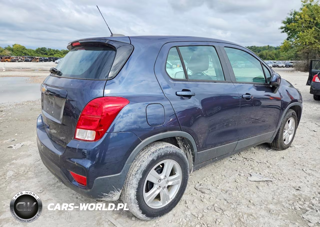 2019 Chevrolet Trax Ls VIN:3GNCJKSB3KL272477 - 3