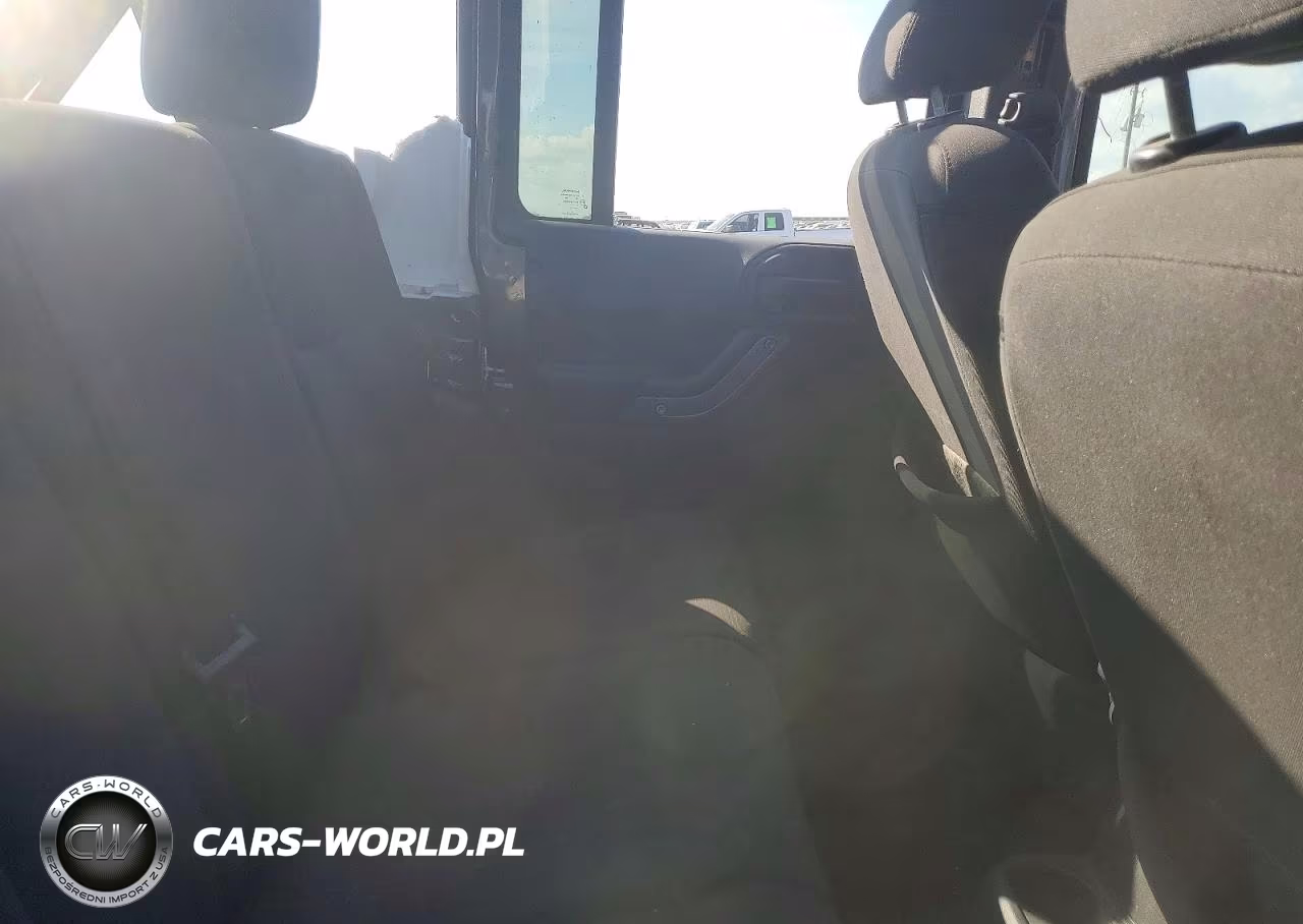 2014 Jeep Wrangler Unlimited Sport VIN:1C4BJWDG2EL248109 - 10