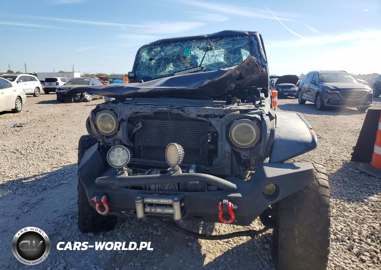 2014 Jeep Wrangler Unlimited Sport VIN:1C4BJWDG2EL248109 - 5