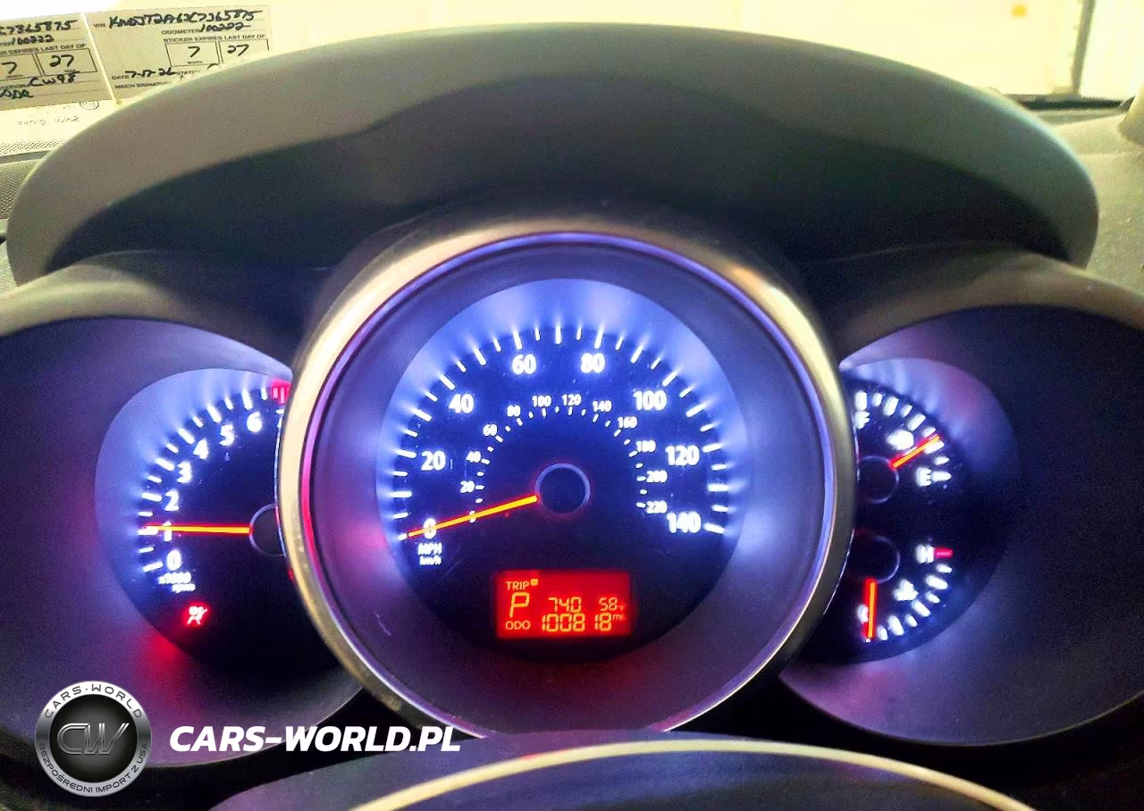 2012 Kia Soul + VIN:KNDJT2A63C7365875 - 9