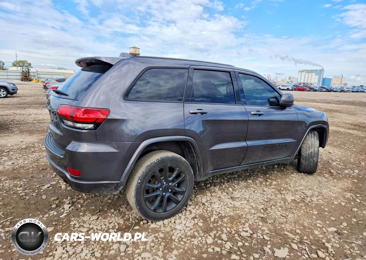 2021 Jeep Grand Cherokee Laredo VIN:1C4RJFAG9MC760239 - 3