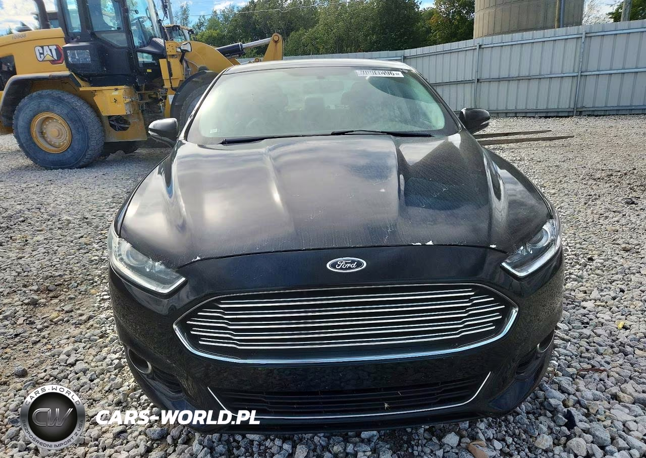 2014 Ford Fusion Titanium VIN:3FA6P0K97ER130422 - 5
