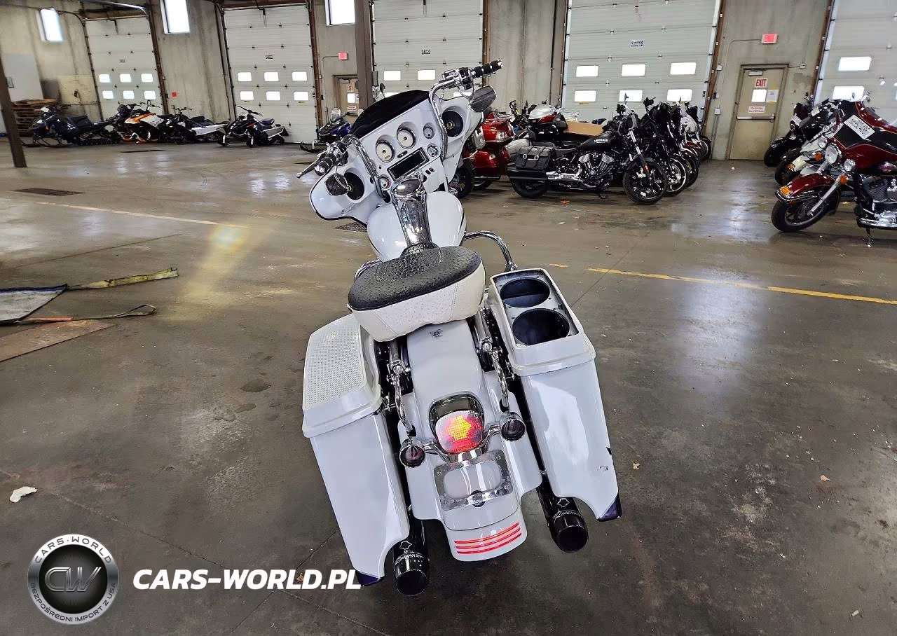 2007 Harley-Davidson Street Glide VIN:1HD1KB41X7Y652311 - 4