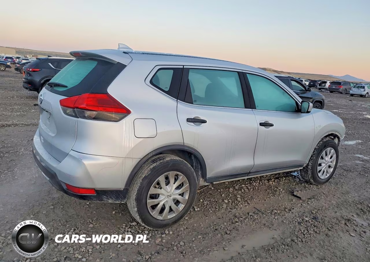 2017 Nissan Rogue S VIN:KNMAT2MT7HP555090 - 3