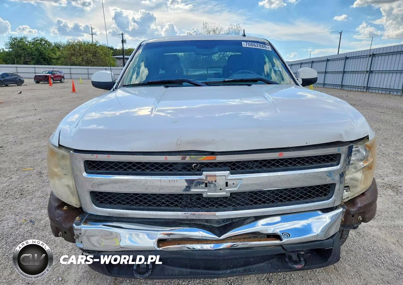 2008 Chevrolet Silverado C1500 VIN:2GCEC19J581111884 - 5