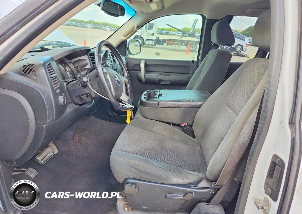 2008 Chevrolet Silverado C1500 VIN:2GCEC19J581111884 - 7