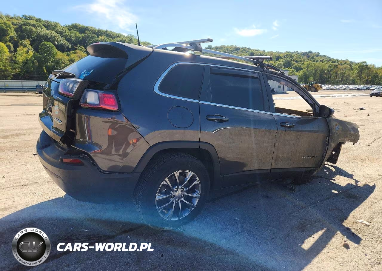 2019 Jeep Cherokee Latitude Plus VIN:1C4PJMLB2KD465066 - 3