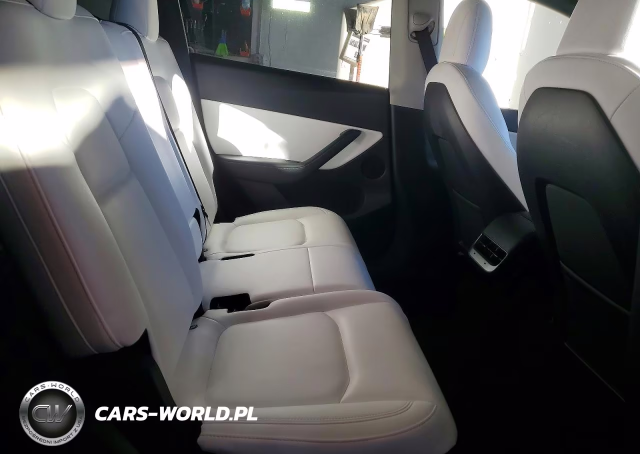 2022 Tesla Model Y VIN:7SAYGAEE9NF486456 - 10