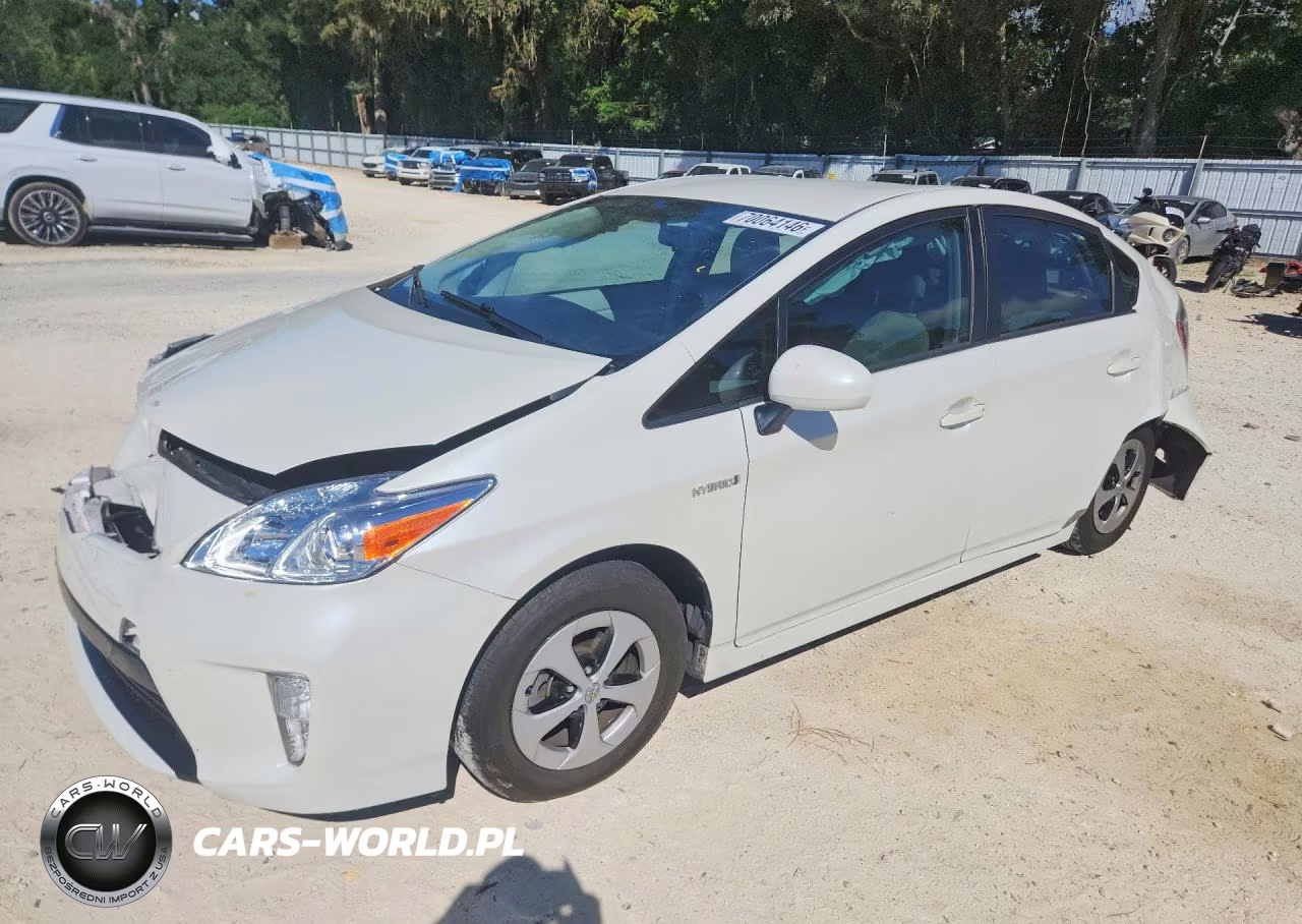 2014 Toyota Prius Three – zdjęcie 1 z 12