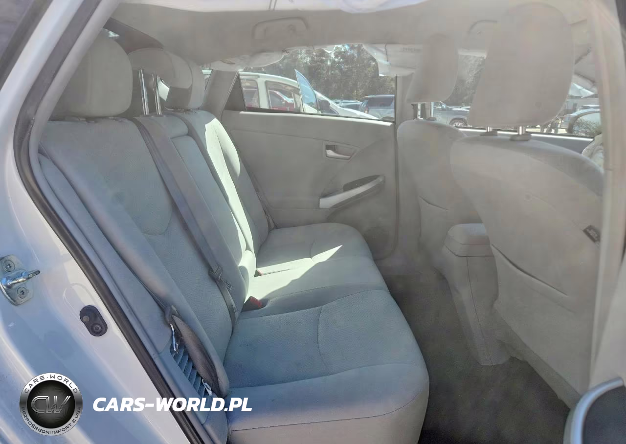 2014 Toyota Prius Three VIN:JTDKN3DU5E1777347 - 10