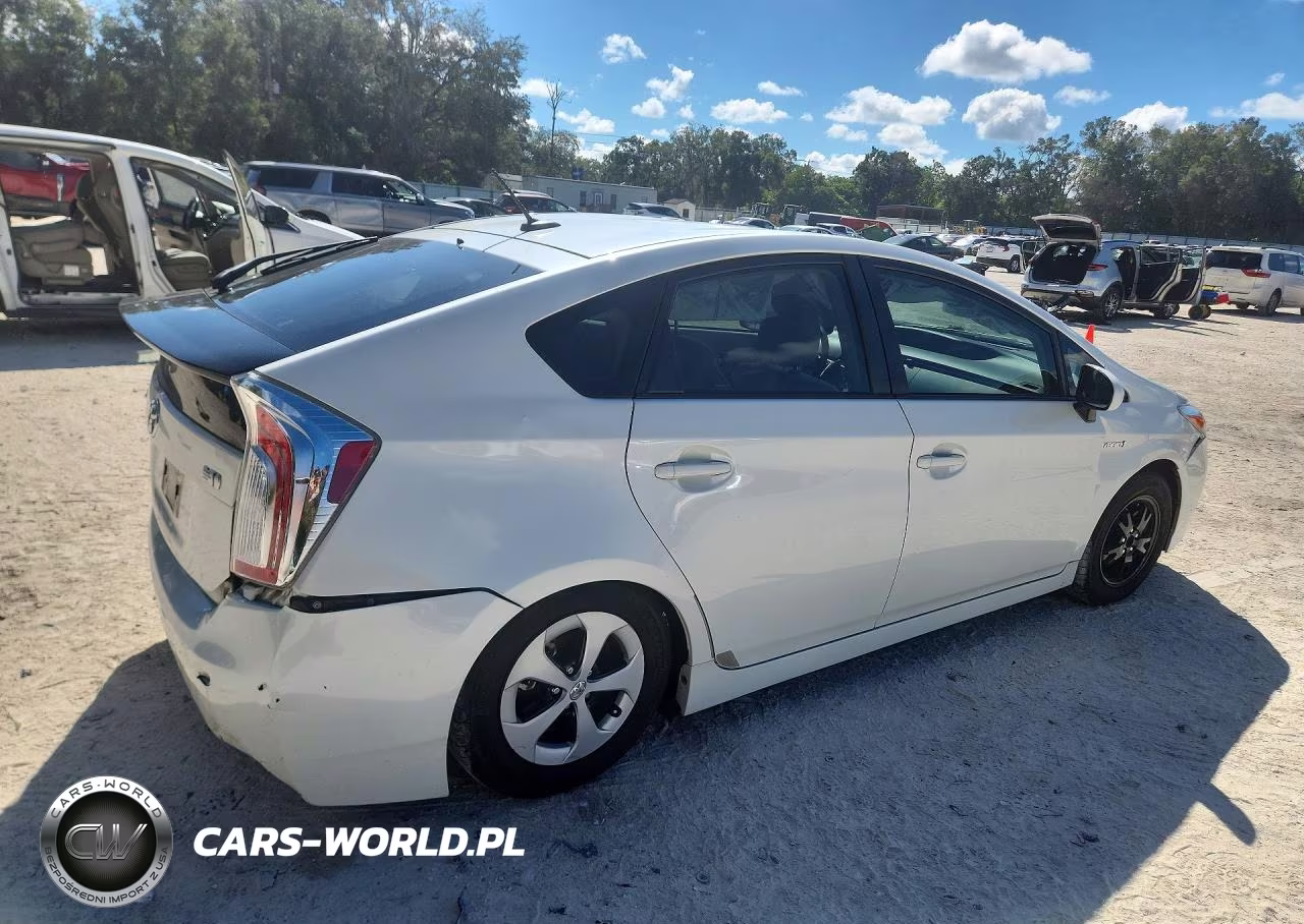 2014 Toyota Prius Three VIN:JTDKN3DU5E1777347 - 3