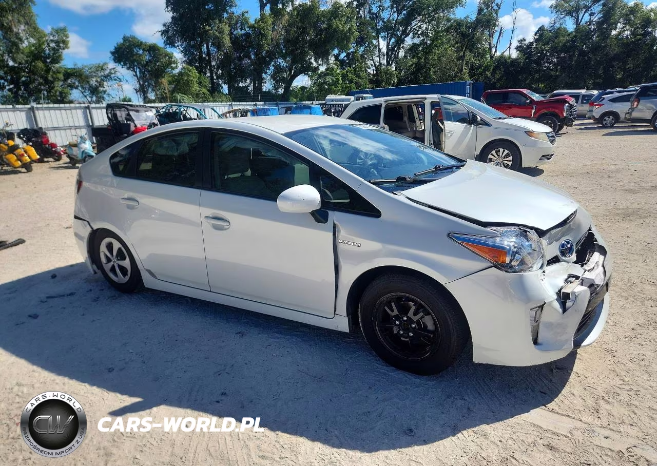 2014 Toyota Prius Three VIN:JTDKN3DU5E1777347 - 4