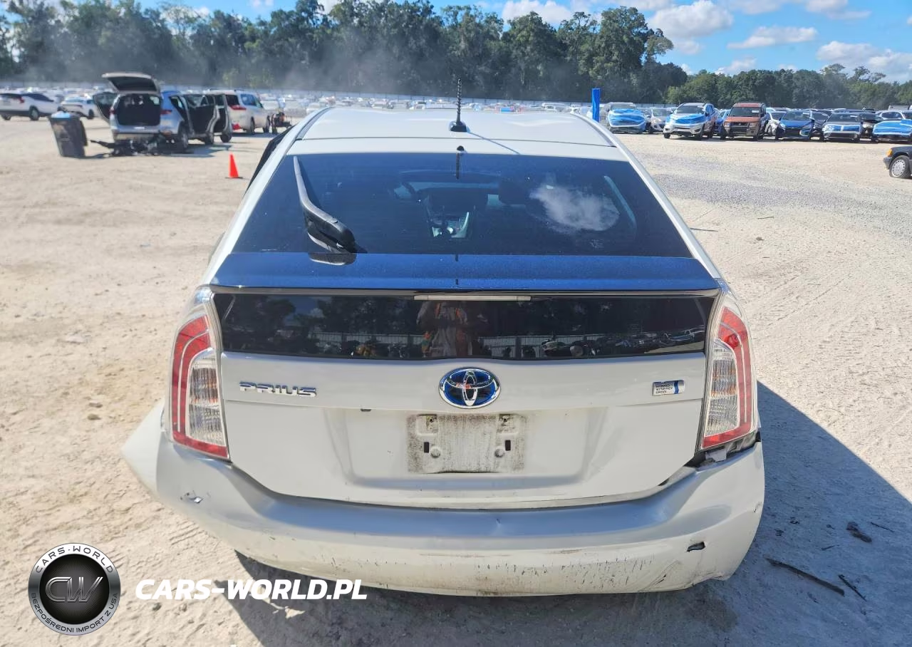 2014 Toyota Prius Three VIN:JTDKN3DU5E1777347 - 6