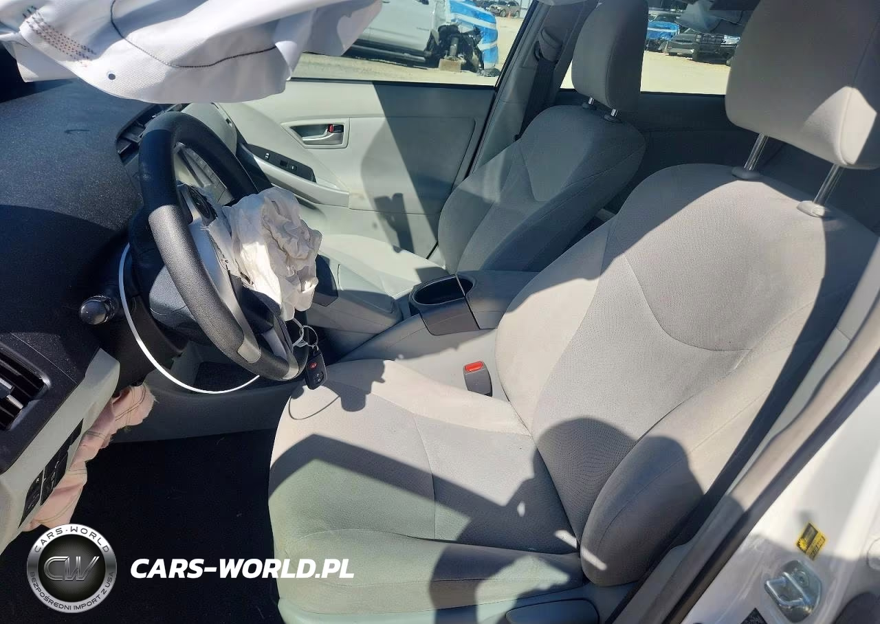 2014 Toyota Prius Three VIN:JTDKN3DU5E1777347 - 7