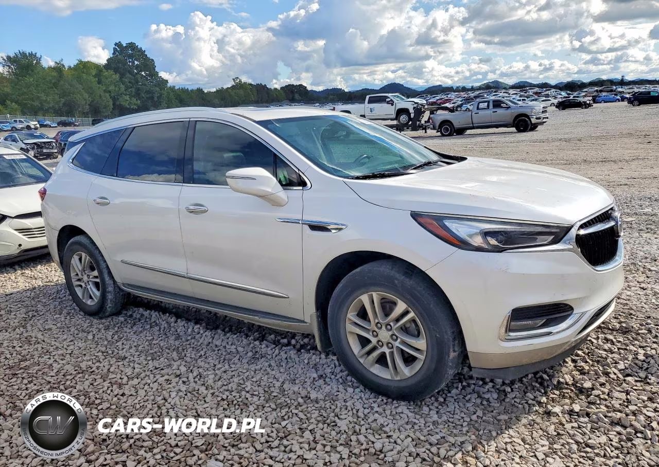 2018 Buick Enclave Essence VIN:5GAERBKW8JJ189163 - 4