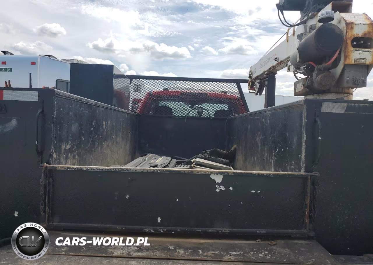 2022 Ford F550 Super Duty VIN:1FDUF5HN8NDA08839 - 10