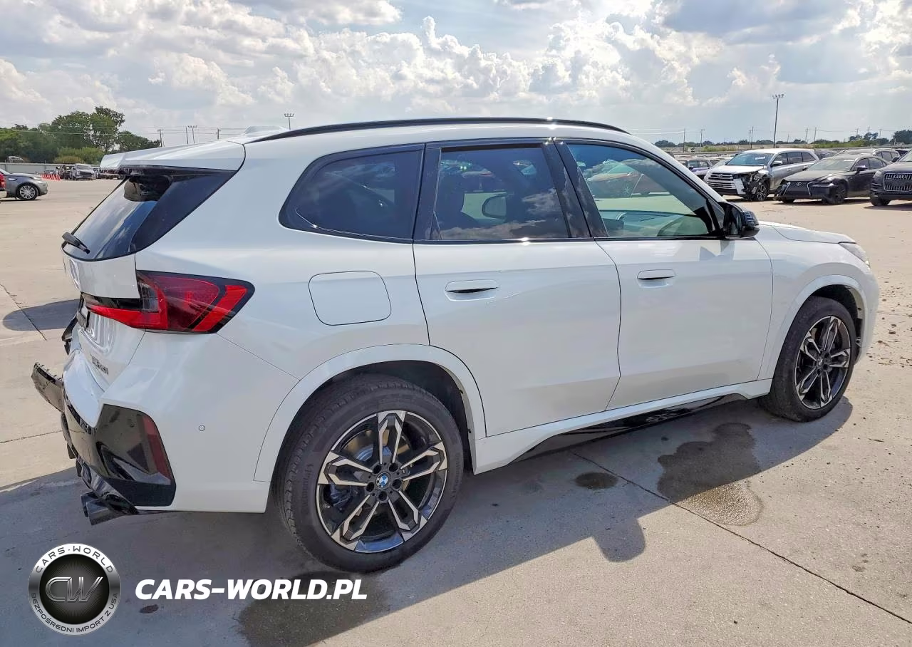 2027 BMW X1 M35I VIN:WBX13EF08V5764367 - 3