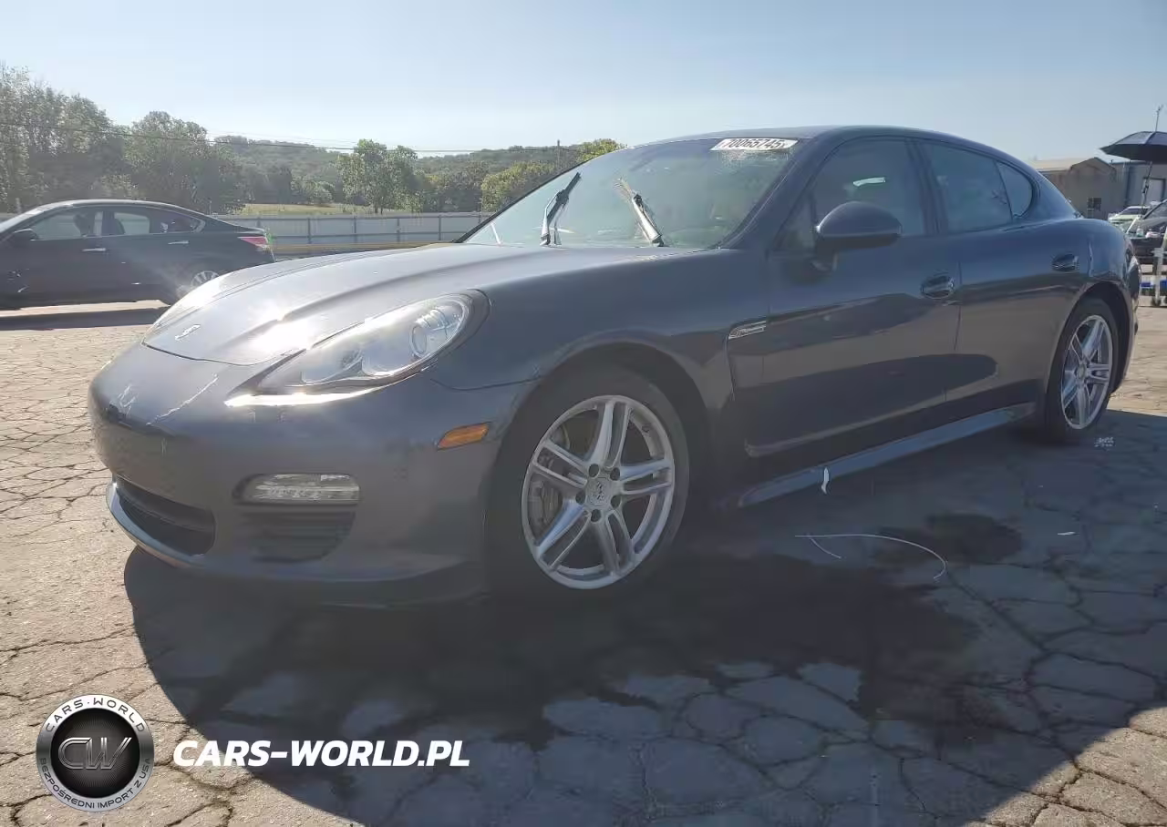 PORSCHE