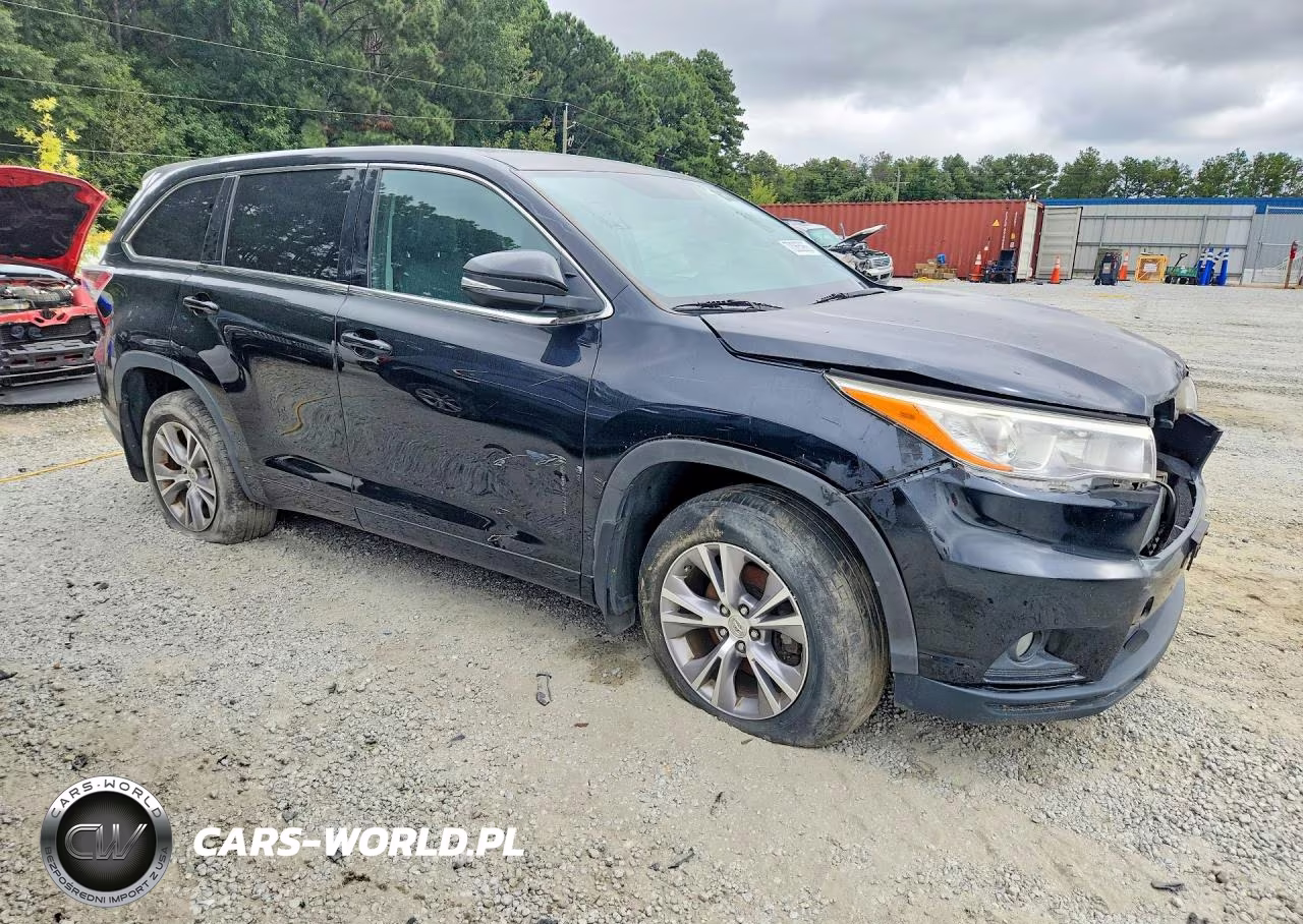 2015 Toyota Highlander Le Plus VIN:5TDBKRFH6FS214615 - 4
